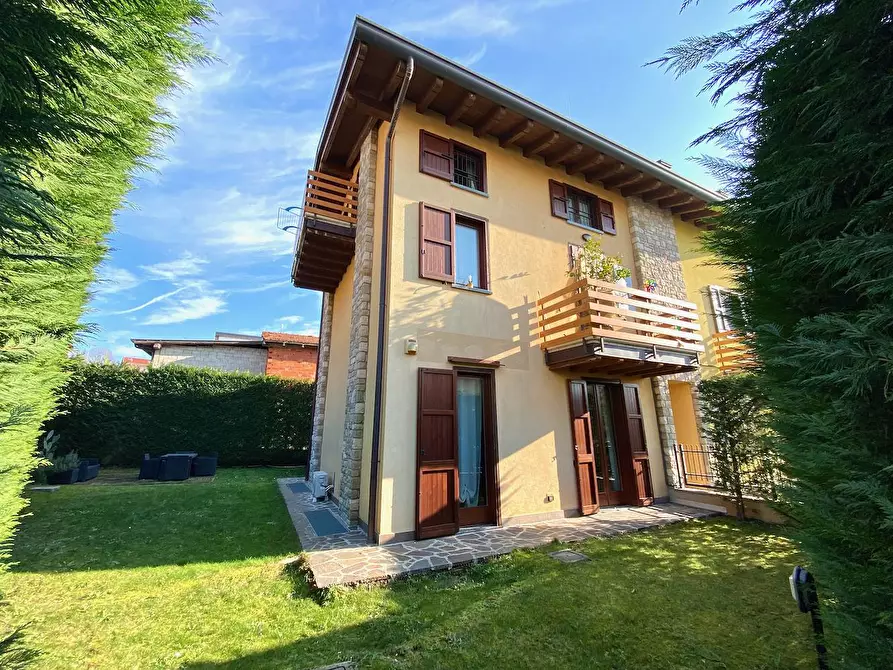 Immagine 1 di Appartamento in vendita  in VIA DON BATTISTA GARDI a Sotto Il Monte Giovanni Xxiii