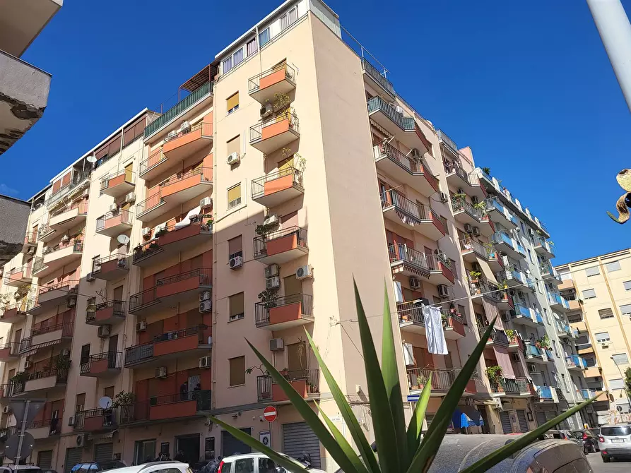 Immagine 1 di Appartamento in vendita  in via nino bixio a Palermo