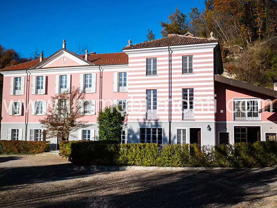 Immagine 1 di Villa in vendita  a Acqui Terme