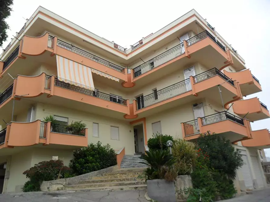 Immagine 1 di Appartamento in vendita  in viale dei platani a San Cataldo