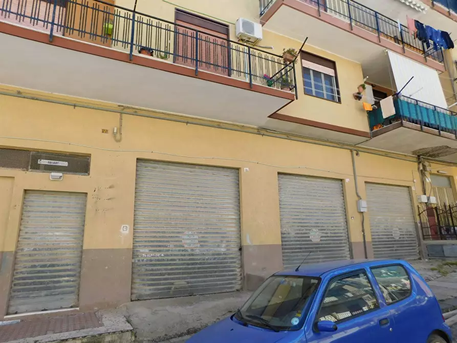 Immagine 1 di Locale commerciale in vendita  in Via San Leonardo a San Cataldo