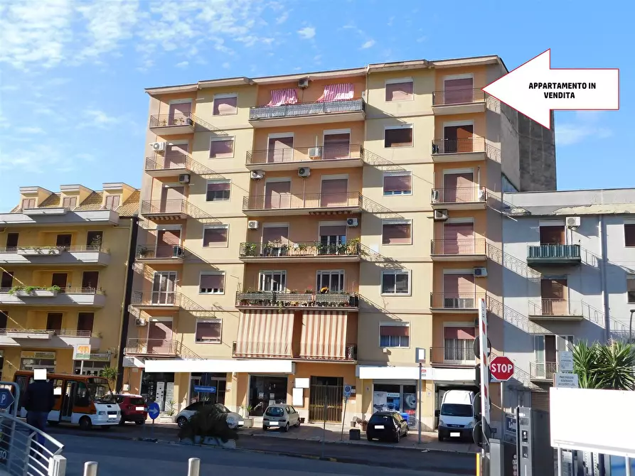 Immagine 1 di Appartamento in vendita  in Viale Regina Elena a Canicatti'