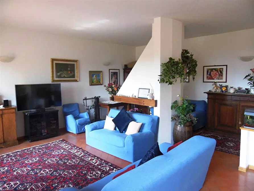 Immagine 1 di Villa in vendita  in via bolognese a Firenze