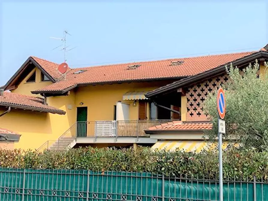 Immagine 1 di Appartamento in vendita  in via pagazzano a Brignano Gera D'adda
