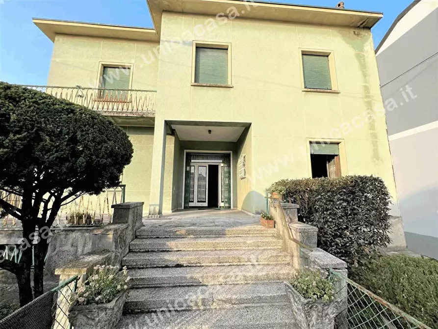 Immagine 1 di Villa in vendita  a Fara Gera D'adda