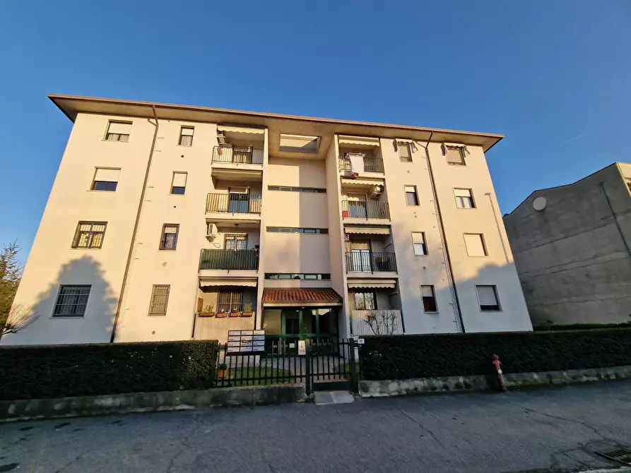 Immagine 1 di Appartamento in vendita  in via don Francesco Rota a Arcene