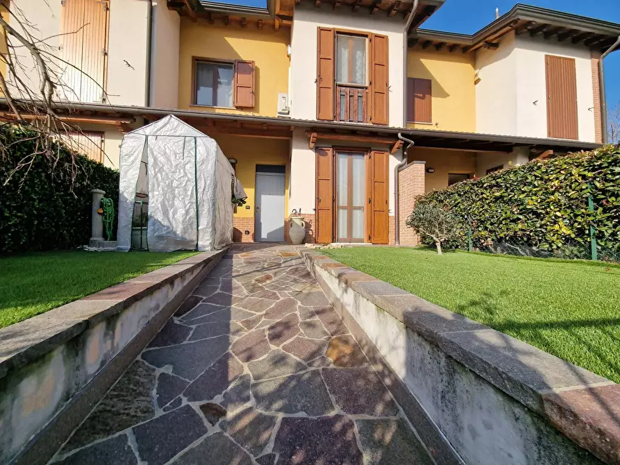 Immagine 1 di Villa in vendita  a Arcene