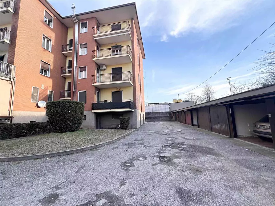 Immagine 1 di Appartamento in vendita  in VIA PADERGNONE a Bariano