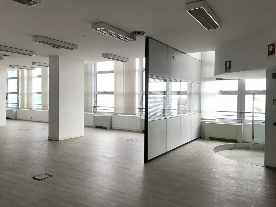 Immagine 1 di Ufficio in affitto  in via Gaudenzio Fantoli a Milano