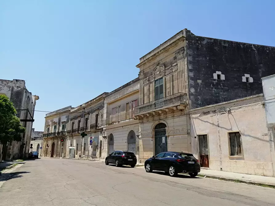 Immagine 1 di Palazzo in vendita  in via Rimembranza a Arnesano