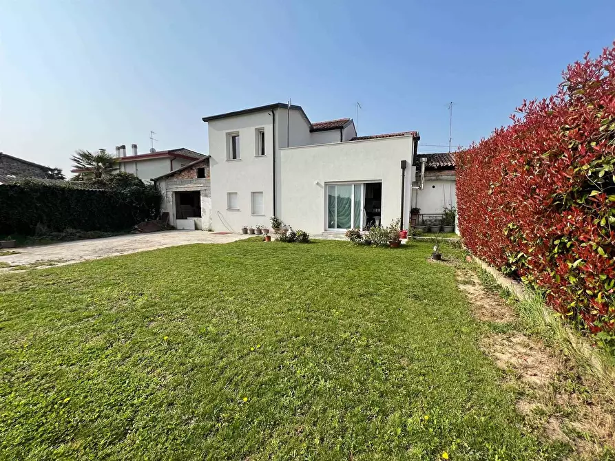 Immagine 1 di Villa in vendita  a Borgoricco