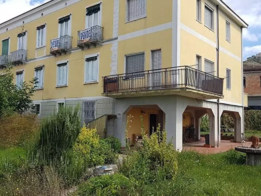 Immagine 1 di Villa in vendita  in Via San Pietro a Montesano Sulla Marcellana