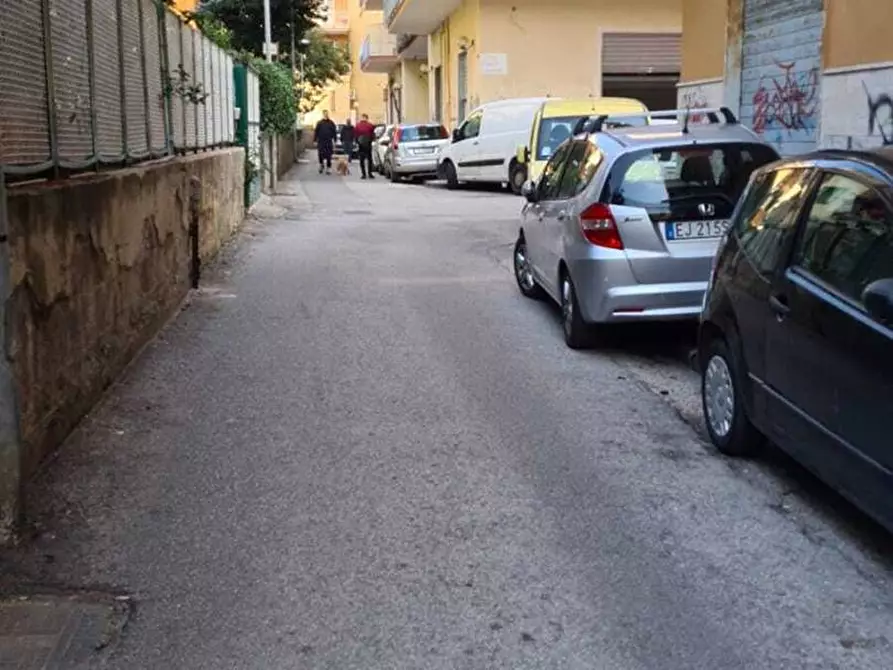 Immagine 1 di Posto auto in affitto  a Salerno