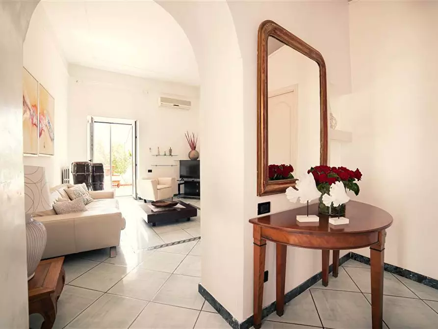 Immagine 1 di Appartamento in vendita  in Via Giuseppe Paesano a Salerno