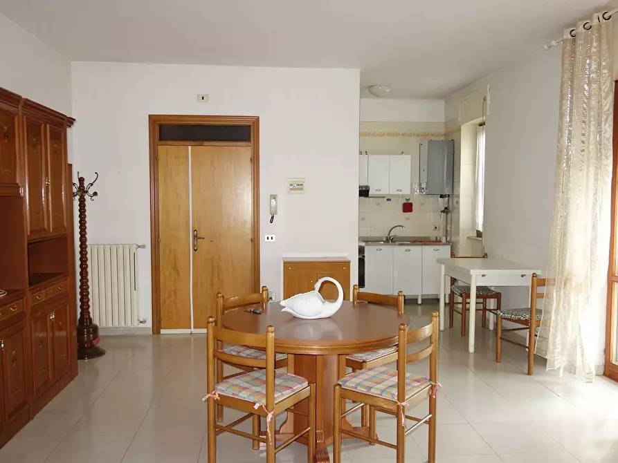 Immagine 1 di Appartamento in vendita  a Cagnano Varano