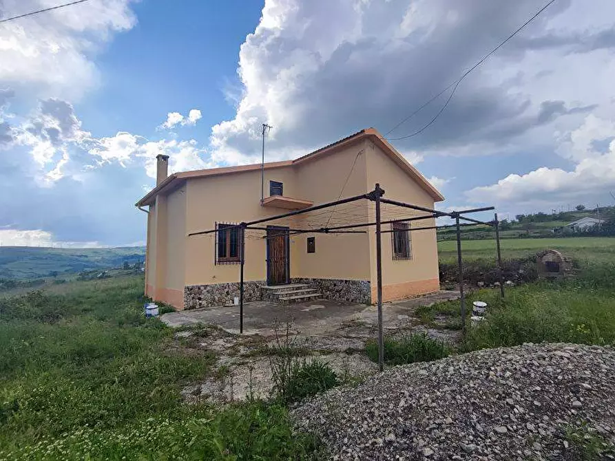 Immagine 1 di Casa indipendente in vendita  in Via Lavangone a Potenza