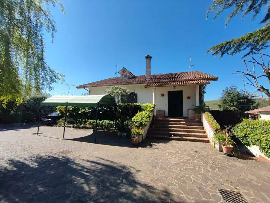 Immagine 1 di Villa in vendita  in Contrada Campi di Donei a Picerno