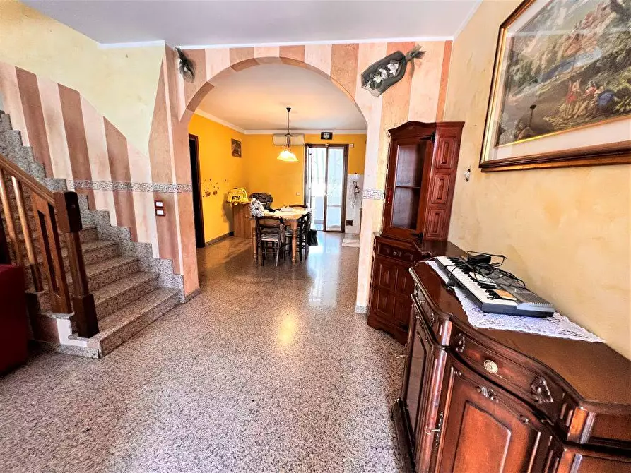Immagine 1 di Villa in vendita  a Villafranca Di Verona