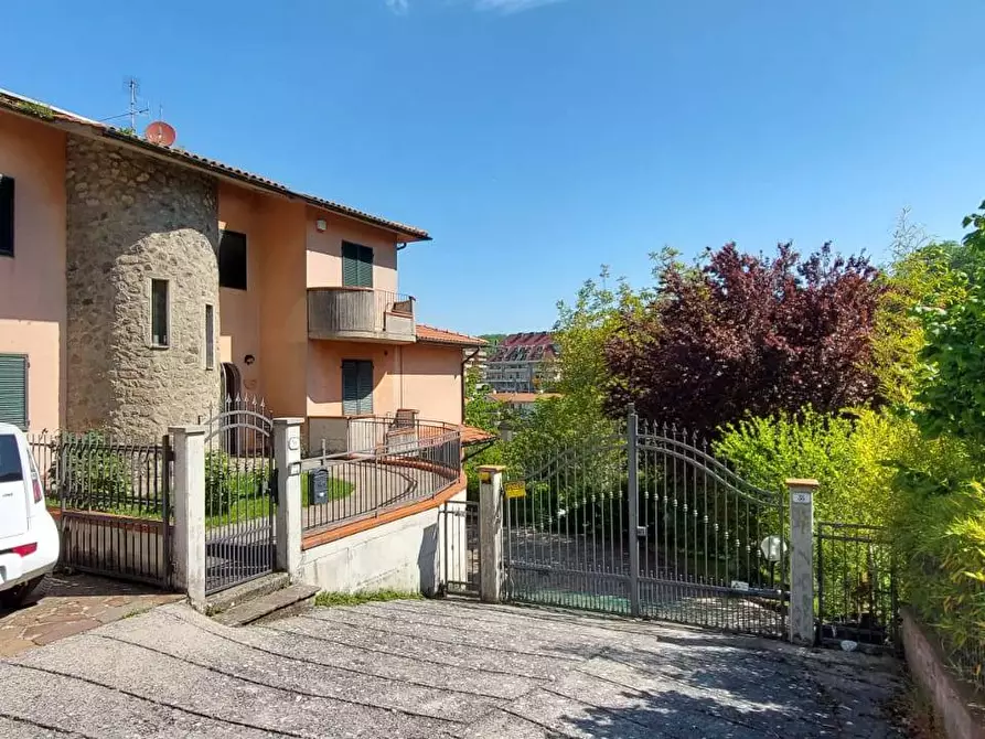 Immagine 1 di Villa in vendita  a Arcidosso