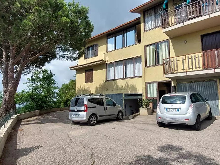 Immagine 1 di Appartamento in vendita  a Seggiano