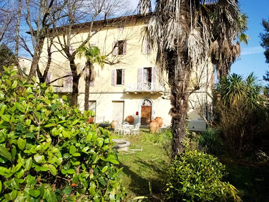 Immagine 1 di Palazzo in vendita  a Cetona