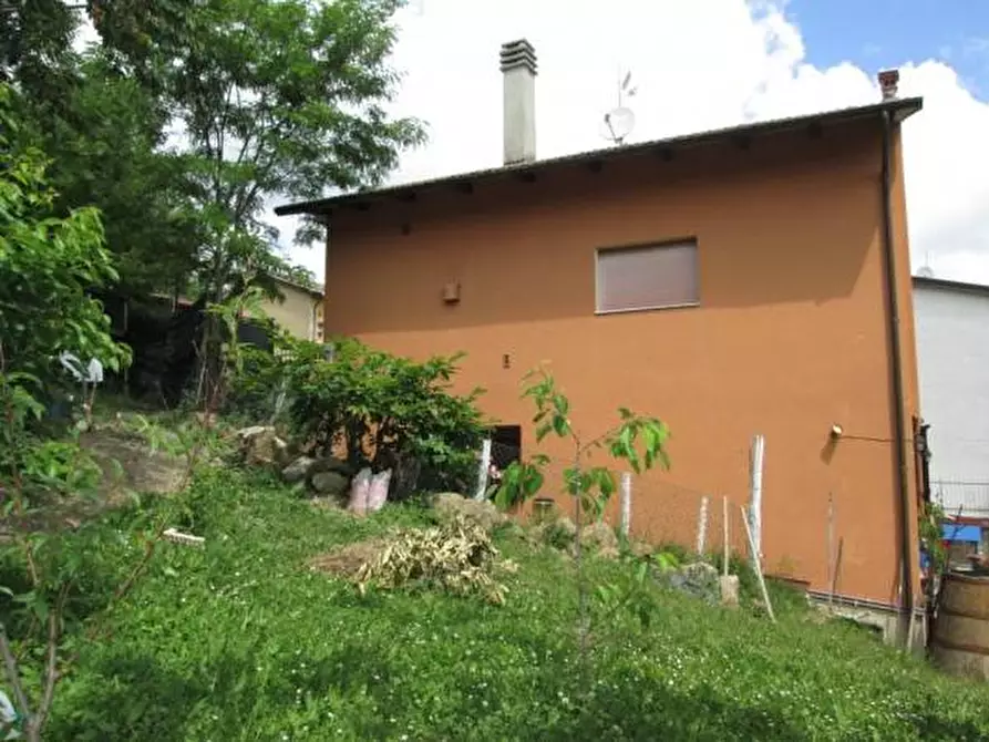Immagine 1 di Appartamento in vendita  in via burzanella chiesa a Camugnano