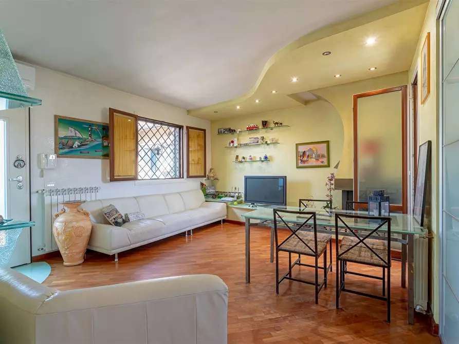 Immagine 1 di Appartamento in vendita  in Via Galilei a Poggio A Caiano