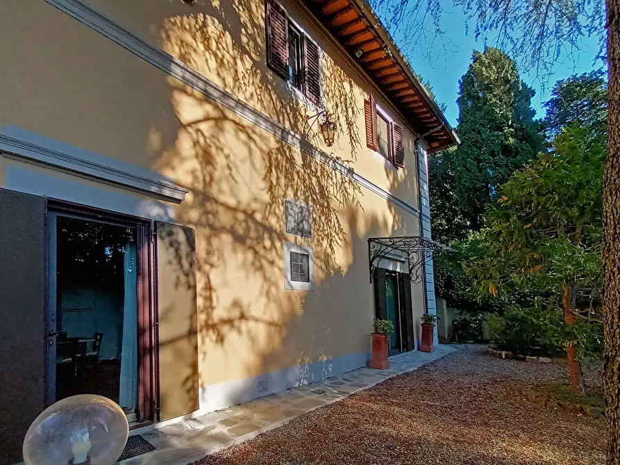 Immagine 1 di Villa in affitto  a Firenze