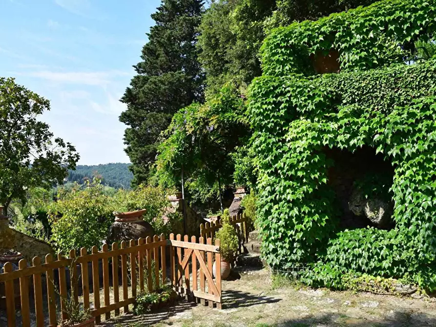 Immagine 1 di Villa in vendita  a Firenze