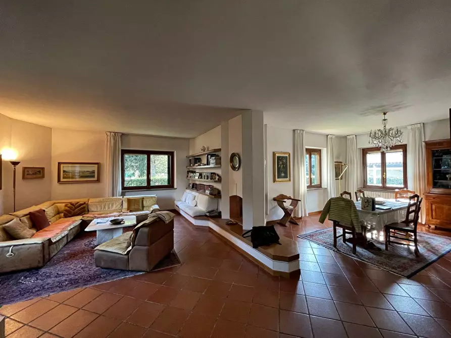 Immagine 1 di Villa in vendita  a Prato