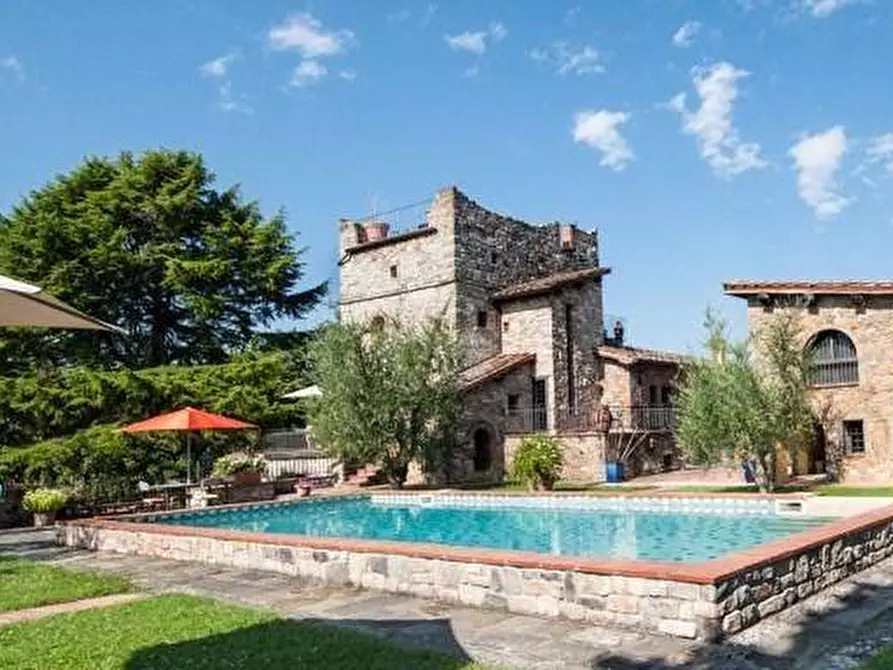 Immagine 1 di Villa in vendita  a Cavriglia