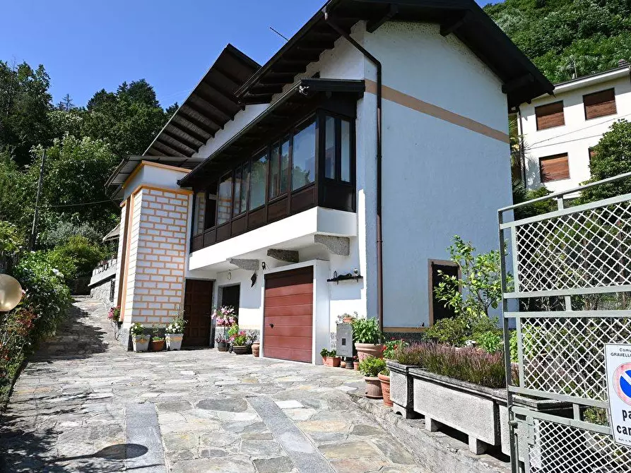 Immagine 1 di Villa in vendita  in Via Martiri a Gravellona Toce