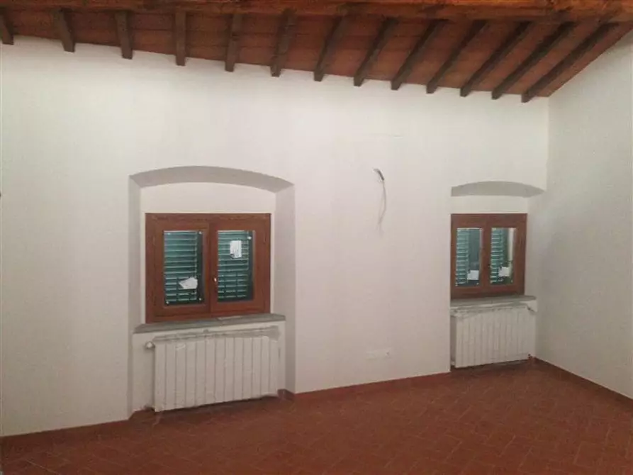 Immagine 1 di Appartamento in vendita  a Carmignano