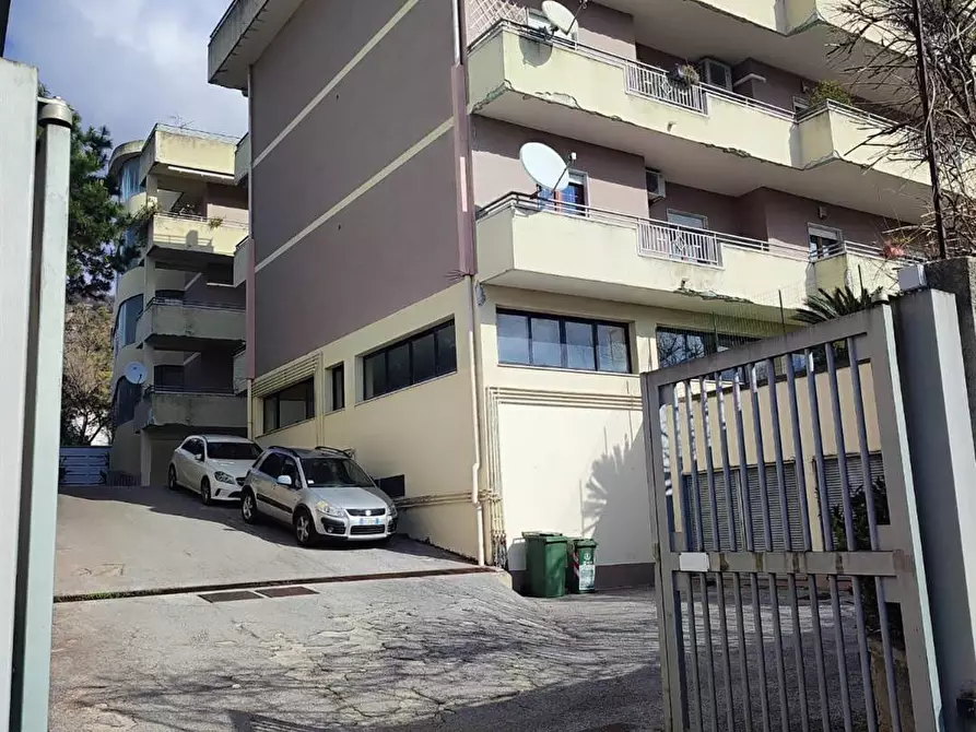 Immagine 1 di Appartamento in affitto  a Salerno
