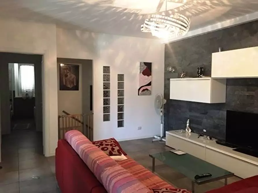 Immagine 1 di Appartamento in vendita  a Castelraimondo