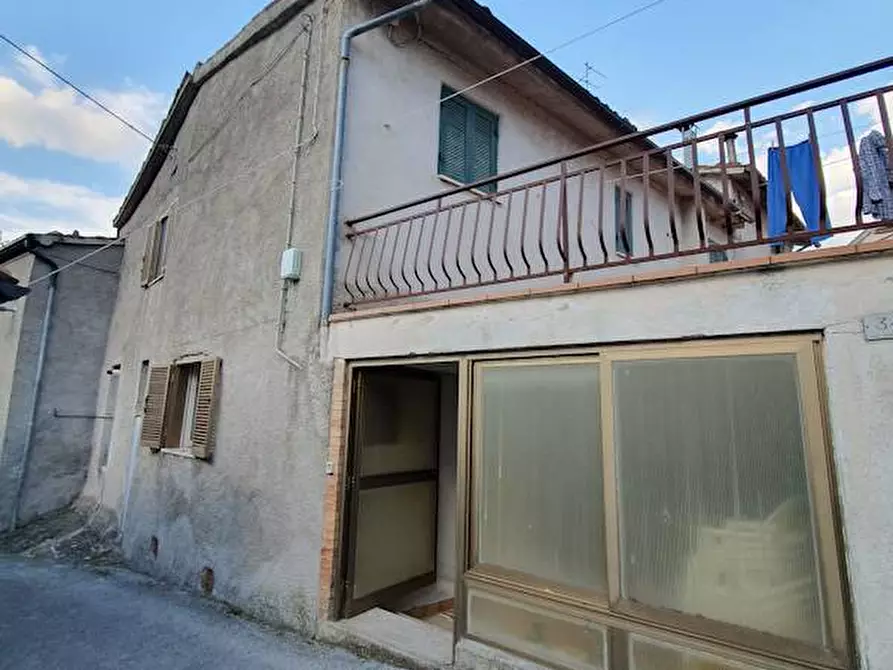 Immagine 1 di Casa indipendente in vendita  in Via Crucianelli a Castelraimondo