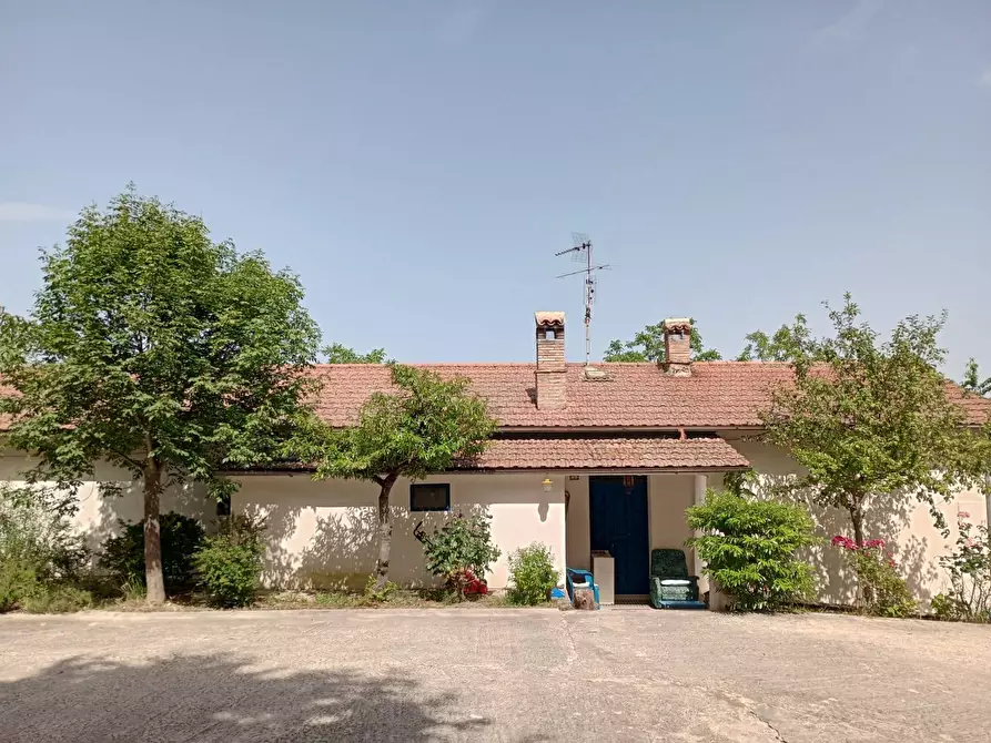 Immagine 1 di Casa indipendente in vendita  in Località Ugliano a San Severino Marche