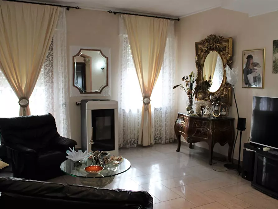 Immagine 1 di Appartamento in vendita  in corso umberto I a Albano Vercellese