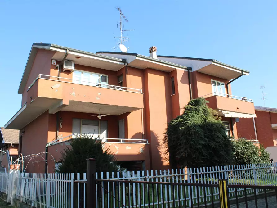 Immagine 1 di Appartamento in vendita  in Via Prarolo a Vercelli