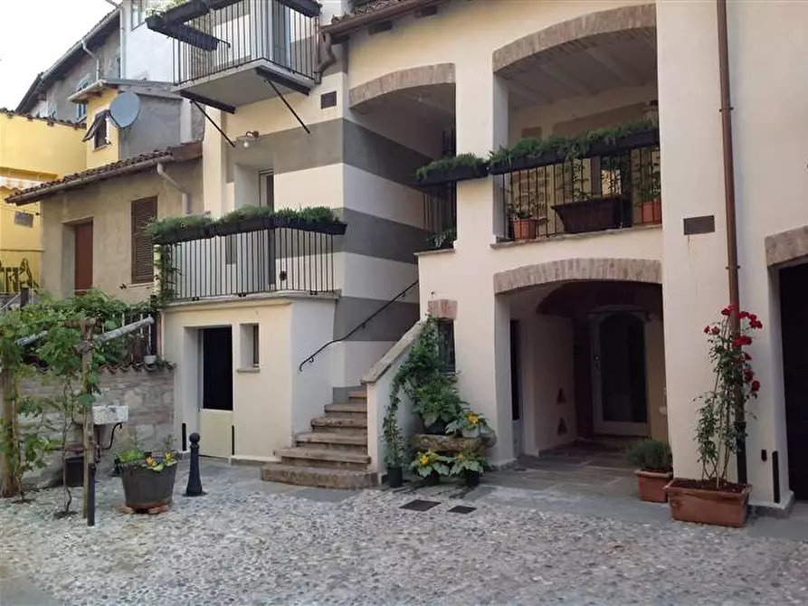 Immagine 1 di Villa in vendita  a Gavi