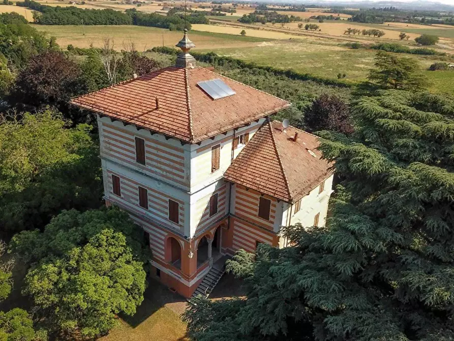 Immagine 1 di Villa in vendita  a Novi Ligure