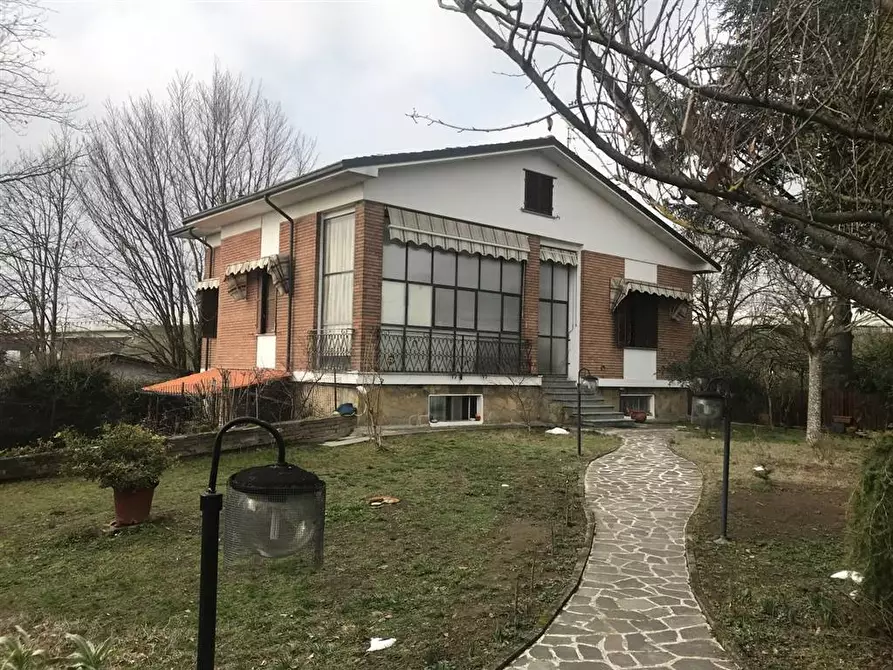 Immagine 1 di Villa in vendita  in via emilia a Tortona