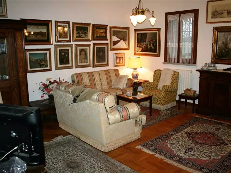 Immagine 1 di Villa in vendita  a Alzano Scrivia