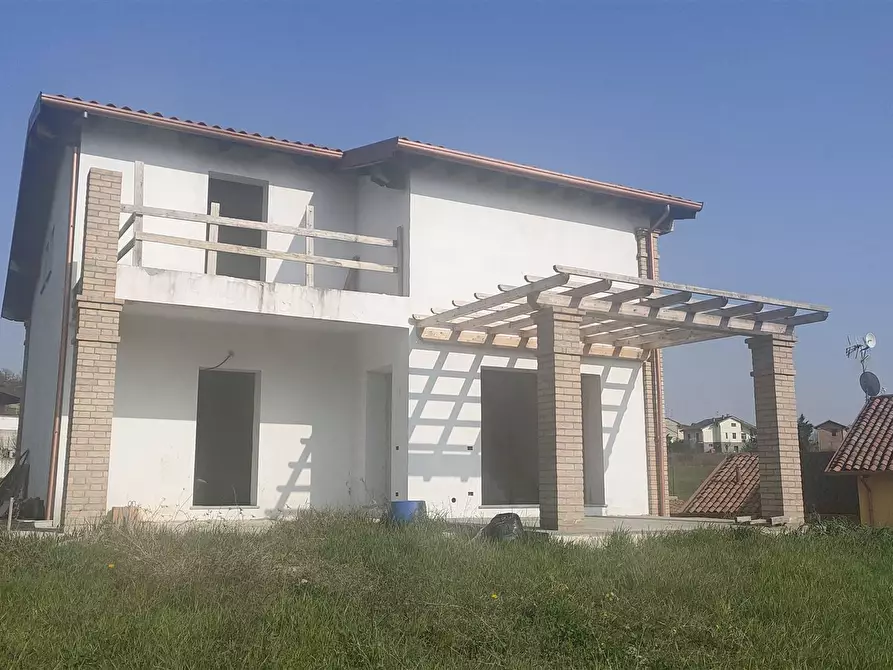 Immagine 1 di Villa in vendita  a Cassano Spinola