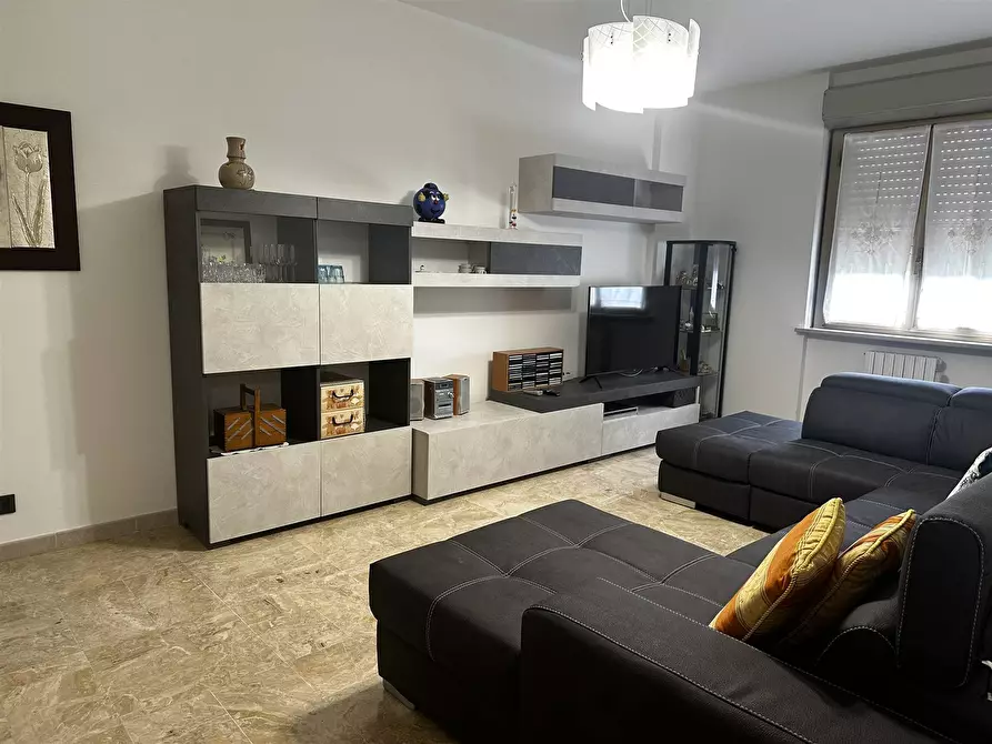 Immagine 1 di Appartamento in vendita  in via Principe Lucedio a Novi Ligure