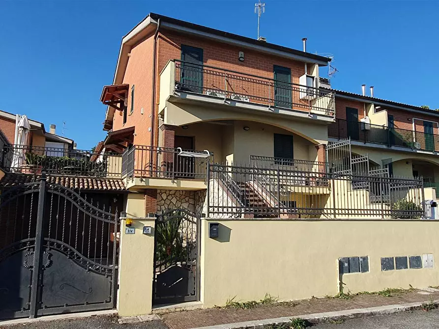 Immagine 1 di Villa in vendita  a San Cesareo