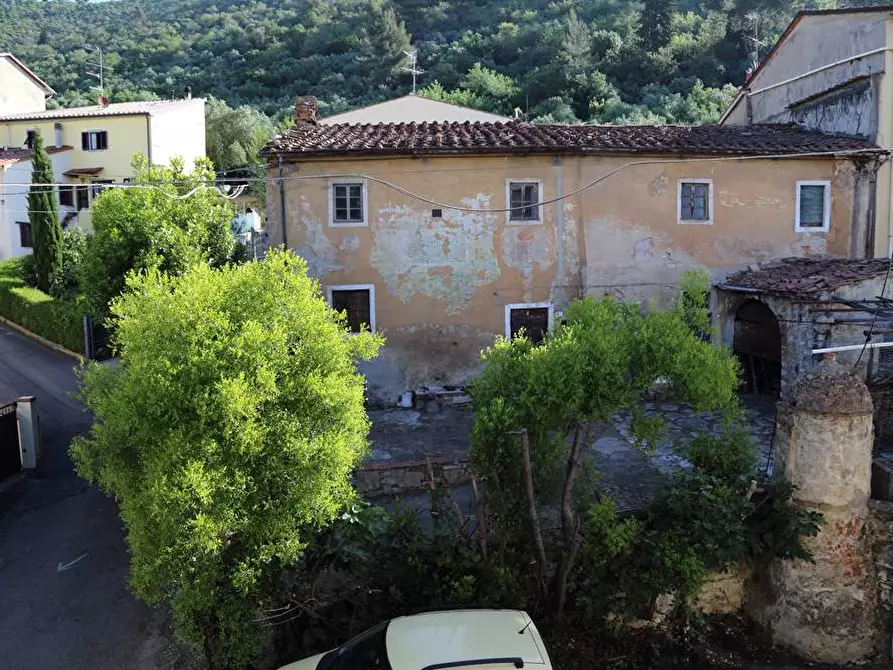 Immagine 1 di Rustico / casale in vendita  a Prato