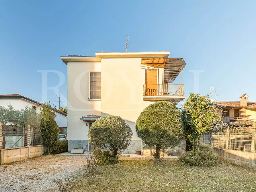 Immagine 1 di Villa in vendita  in via Parada a Assago