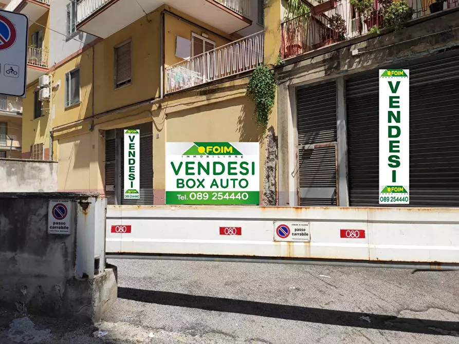 Immagine 1 di Locale commerciale in vendita  in via sant'eremita a Salerno