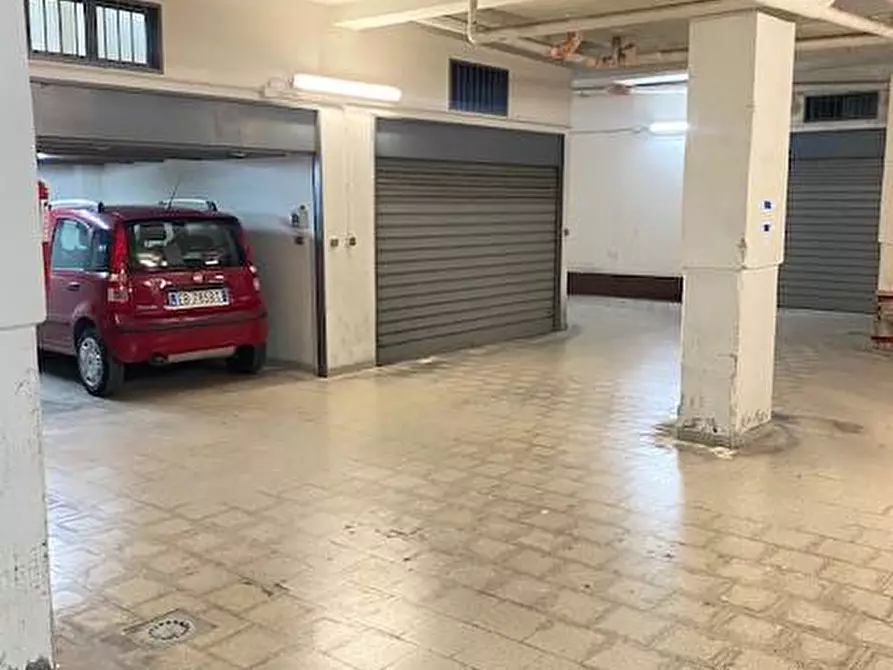 Immagine 1 di Locale commerciale in vendita  in via guerritore a Cava De' Tirreni